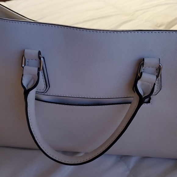 Guess bag - Picture 3 of 3
